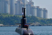 「緊急潜航、魚雷発射」韓国海軍が3000トン級弾道ミサイル潜水艦の打撃訓練を初公開！