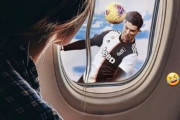 ◆セリエA◆C・ロナウド、人間離れした驚異のジャンプ力。1.5秒間空中に「サッカー史上最大の空中戦」