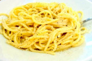 イタリア人、イギリス人のイタリア伝統のスパゲティ料理紹介に間違いが多いとブチギレ