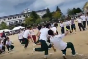 陰キャ「今日は体育祭…ここで羽目を外して皆の笑いを取ればきっと陽キャになれる…」