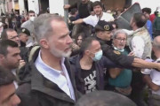 スペイン　洪水の死者が217人に　国王が被災地訪問　泥を投げるなど住民らは抗議