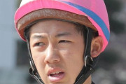 【またも落馬事故】小林脩斗の倒れ方がやばい…