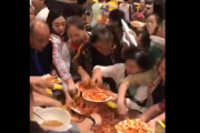 【動画】中国人にビュッフェ、まだ早すぎる模様・・・