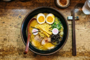 X民「ラーメン食べようと思ったらピカチュウ居たｗｗｗｗｗ」←13万いいね