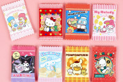 「サンリオ」で発売されてた“懐かしいお菓子”がポーチになって登場！レトロ感が爆カワ◎