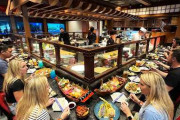 ディズニー・ワールドの日本館に本格和食店　EPCOT「シキサイ」と日本人スタッフに海外も注目