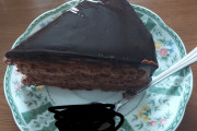 【画像】ワイさん、チョコレートケーキを作ってしまう