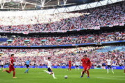 英政府「会場にフルで人入れてサッカー観戦したらどうなるか実験するわ」→6400人感染 　英政府「な？｣