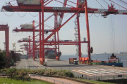 日本の港湾競争力低下に拍車、コンテナ船の寄港は2021年に00年以降で最低を記録！