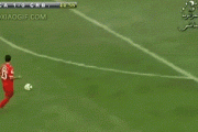 【 GIF 】サッカーのミラクルプレイwww