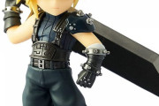 《FINAL FANTASY VII REMAKE》ディフォルメフィギュア「クラウド」予約開始！付属の付け替えパーツで”興味ないねポーズ”に変更できます