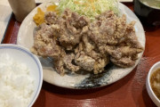 ごはん＋鶏の唐揚げ＋汁物＋◯◯◯←理想的な一品