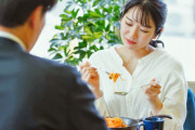 女友達の食事の誘いにホイホイついて行った結果ｗｗｗｗｗｗｗｗｗｗｗｗ