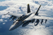 米海軍の航空ショーで空中衝突、全員無事