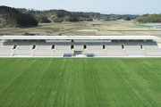 田んぼに10億円スタジアム　「アホ」と言われても…社長の夢