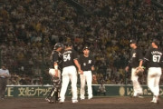 甲子園騒然のブーイング合戦 ロッテvs阪神のファン”衝突” プレッシャー背に沢村拓一ボークから失点
