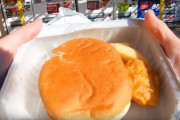 海外「大学においてほしいぞ！」日本の温かい食べ物が買える自販機に対する海外の反応