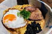 外国人「ラーメンに目玉焼きのトッピングって許されると思う？」