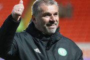 「プレミアリーグでは指揮できない？ 侮辱だ」ポステコグルーの手腕をセルティック伝説OBが大絶賛！「ジェラードは彼の功績に遠く及ばない」