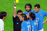 今もって世界のサッカーファンは怒っている　〜　【日韓W杯】　「伊サッカーファンが再び激怒」　「韓国×イタリア」の疑惑ジャッジ、主審の“正当性主張”へ韓国メディア注目　