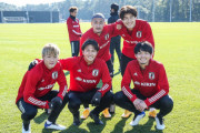 ◆悲報◆U23瀬古、橋岡、大自然らが記念撮影してる後ろで森保監督に説教されてるヤツ(´・ω・`)