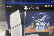 【悲報】ソニーさん、アストロボット無料バンドルどころかPS5本体も50ドル値引きで販売ｗｗｗ
