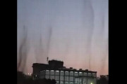 【恐怖】インドで蚊の大群が発生、上空で何本もの渦を巻く　（動画あり）