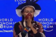 【速報】ダボス会議に謎の中国人魔女医が出現　参加者を困惑させるｗｗｗ