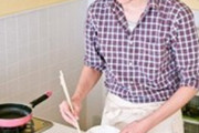 女手一つで甥を育てた姉。甥がうちに泊まりに来て料理を振る舞った。美味しいと褒めたらメシマズ嫁が激怒。「男のくせに料理が好きとか母親の手伝いするとか気持ち悪い」
