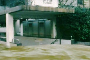 【画像】地下鉄、完全に水没する