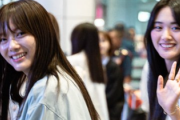 櫻坂46メンバー、マレーシアへ到着！現地空港での様子がこちら