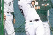ロッテＤ５位・西川、井口監督の前で３本の柵越え