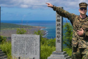 硫黄島で米海兵隊員に太平洋戦争の激戦「硫黄島の戦い」の歴史を現地で実地指導！