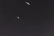【中国】変な動きの流れ星が撮影される！マジで何だこの動き…