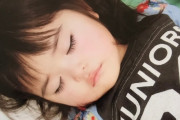 2歳の小川彩ちゃん天使すぎるだろ…【乃木坂46】