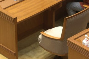 沖縄県議会 議員10人が遅刻