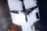 ウクライナ軍ドローンがIl-76輸送機に衝突した瞬間…プスコフ露空軍基地！