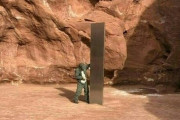 【画像】米砂漠で謎の「モノリス」発見されるｗｗｗｗｗｗｗｗｗｗｗｗｗｗ