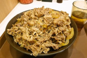 【動画】深夜に『キング牛丼』をかっこむ女ｗｗｗｗｗｗｗ