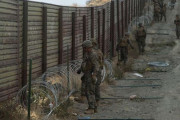 バイデン米政権、メキシコ国境に陸軍と海兵隊1500人派遣へ…移民の大量流入に備え！