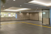 「東京駅の広い空間にベンチひとつないの異常。座るところ無いとマジしんどい」　→　実は◯◯◯という納得の理由があった！　お前ら知ってましたか？