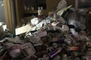 【悲報）ワイのゴミ部屋､もう取り返しがつかない