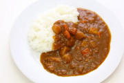 カレーライスの配置って左にライス右にルー奥側に福神漬だよな？