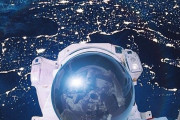 今を駆けるイタリア人宇宙飛行士さん「地球バックに宇宙で自撮り」に成功！　海外の反応