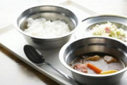 【画像】今の学校の給食、ガチでヤバイｗｗｗｗｗｗｗｗ