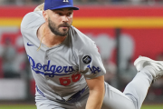 ドジャース、不在のスコット投手について　ロバーツ監督「球場にいない」「個人的な事情。後でお知らせします」
