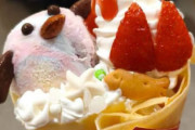 【謎】屋台のクレープおいしそうに食べてるおじさんいるでしょ？