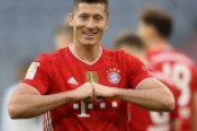 【ブンデスリーガ】大記録間近のレヴァンドフスキをバイエルンOBが称賛「確実に歴史に残る」