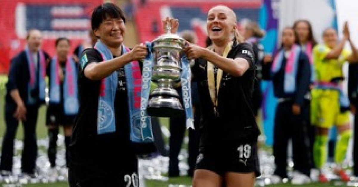 外国人「うんざりだ」日本人がまたも被害に..FAカップ優勝に貢献も無視するようなカメラワークに海外から批判殺到！【海外の反応】