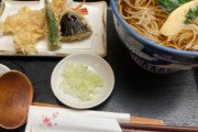 1300円の天ぷらそばwww